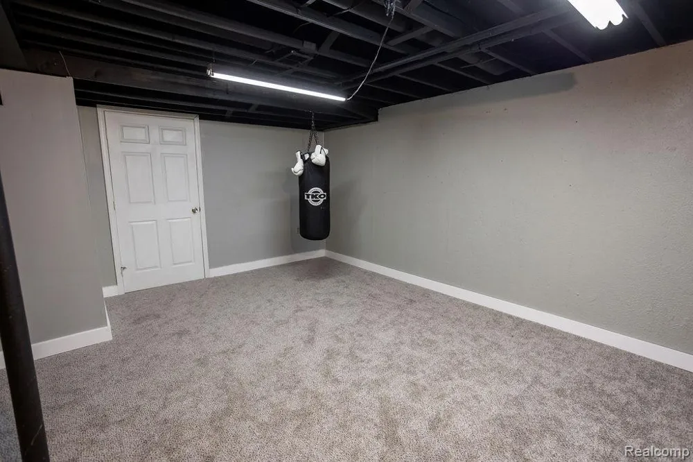 42039 Merrimac Circle Clinton Charter Township, MI 48038