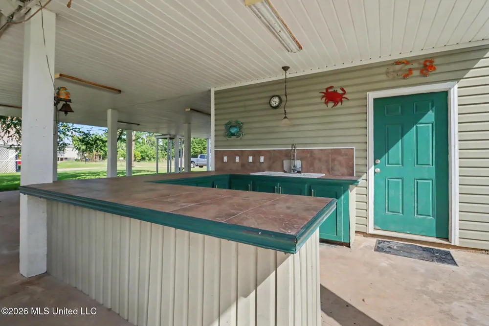 6215 Shawnee Street Kiln, MS 39556