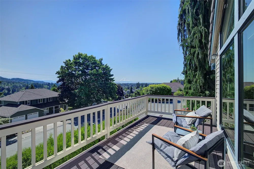 8211 128th Avenue SE Newcastle, WA 98056