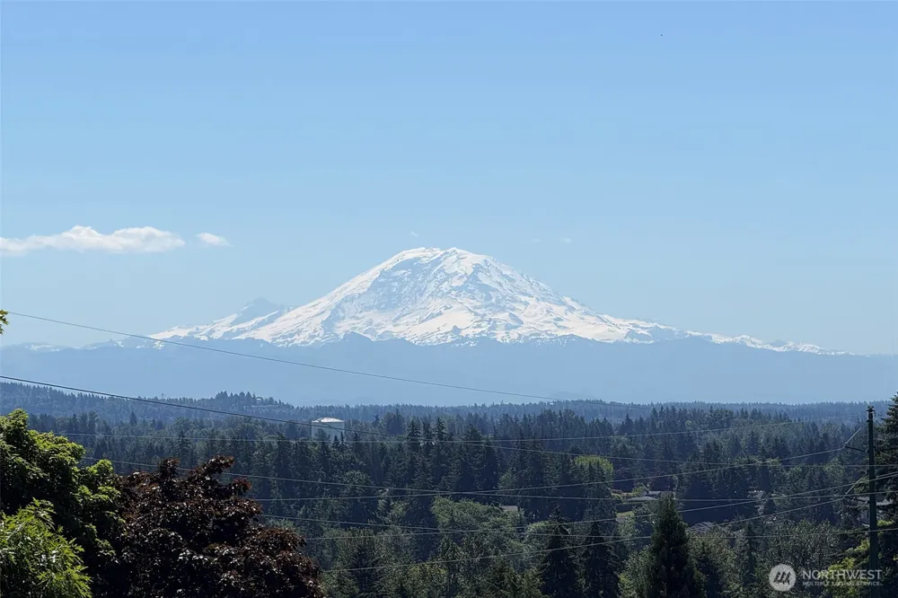 8211 128th Avenue SE Newcastle, WA 98056