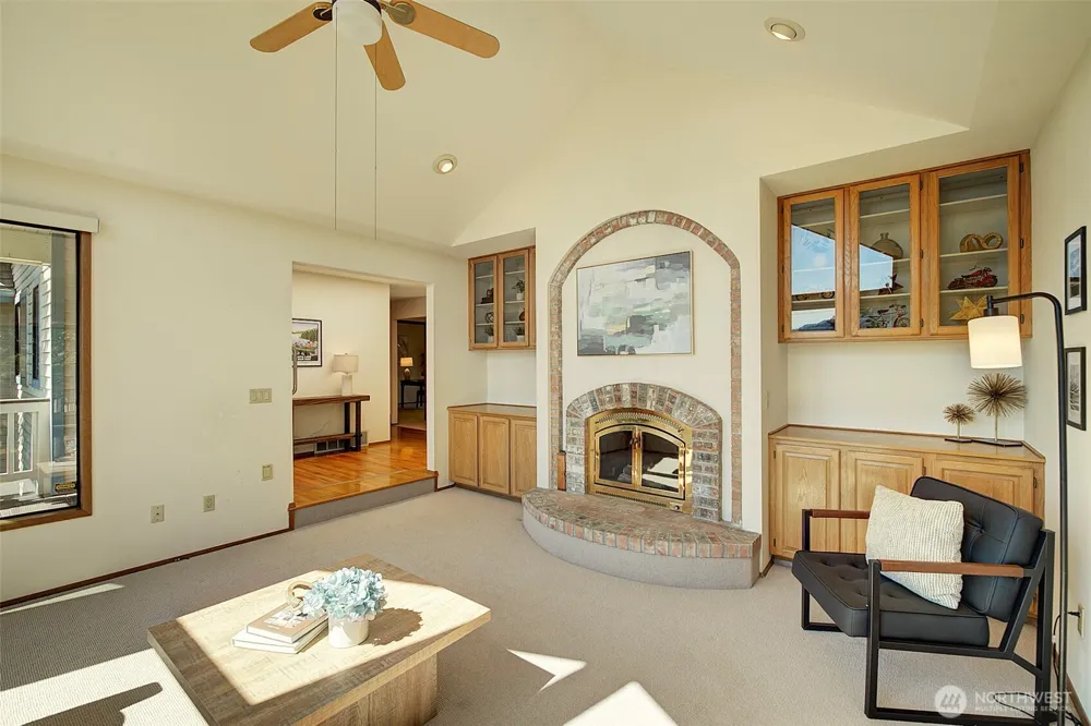 8211 128th Avenue SE Newcastle, WA 98056