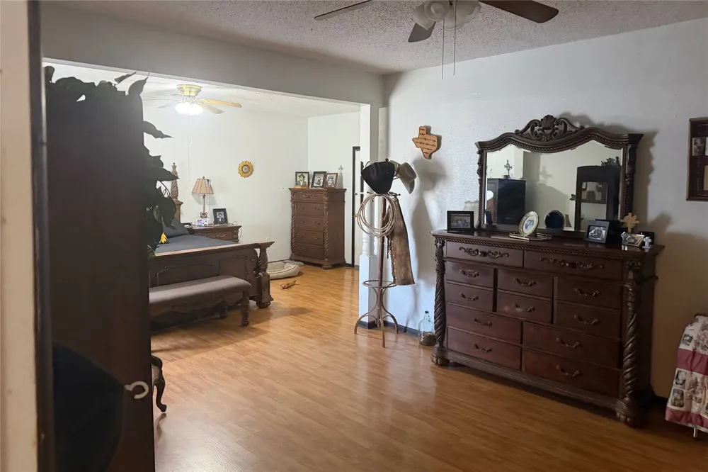 908 15th Street Paducah, TX 79248