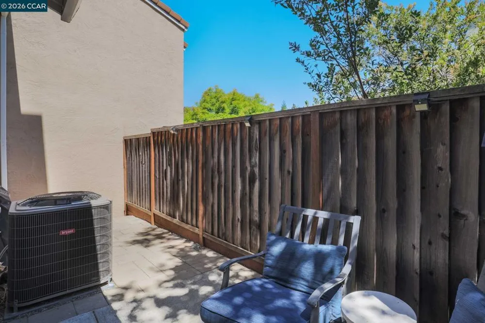 1002 Pinehurst Ct Concord, CA 94521