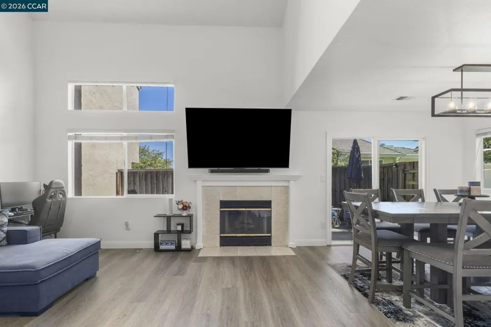 1002 Pinehurst Ct Concord, CA 94521