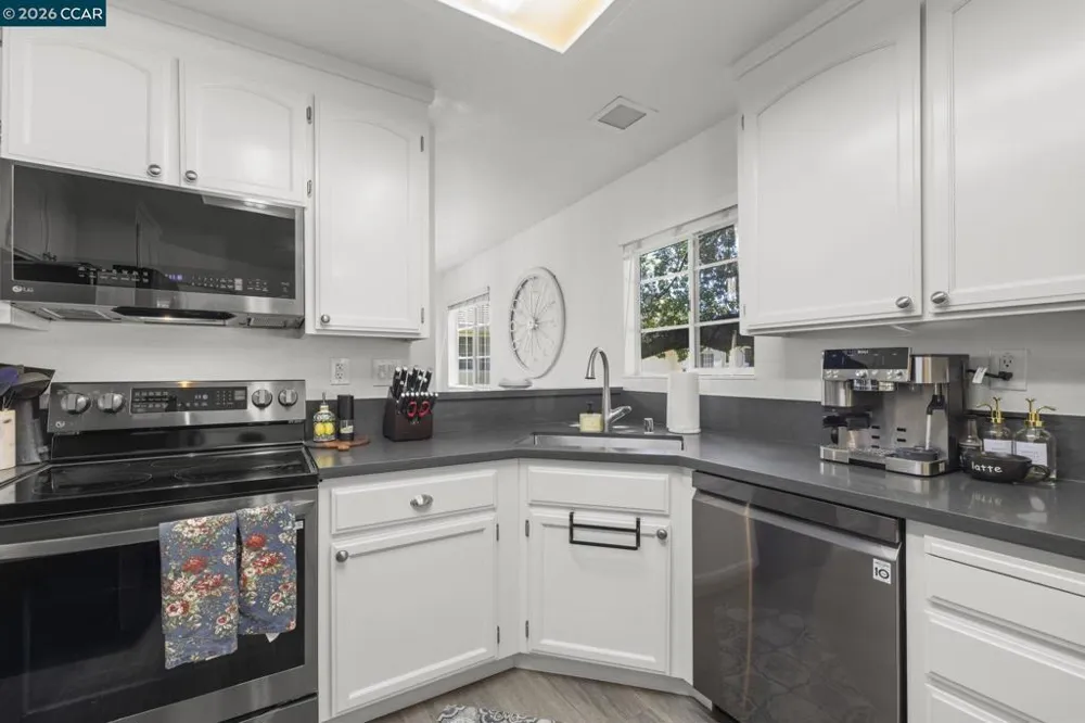 1002 Pinehurst Ct Concord, CA 94521
