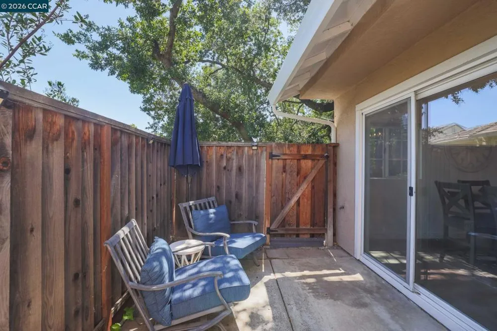 1002 Pinehurst Ct Concord, CA 94521
