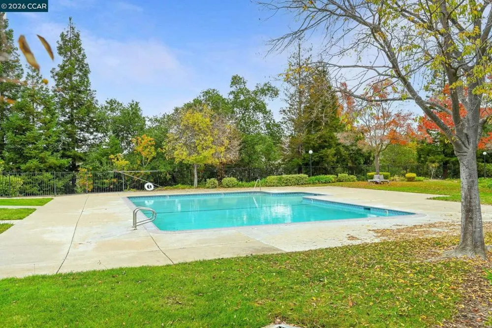 1002 Pinehurst Ct Concord, CA 94521