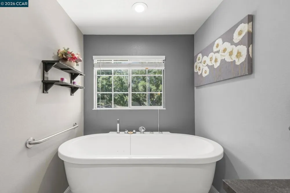 1002 Pinehurst Ct Concord, CA 94521