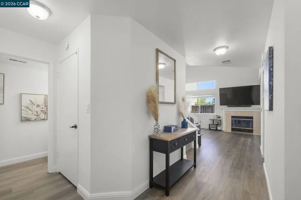 1002 Pinehurst Ct Concord, CA 94521