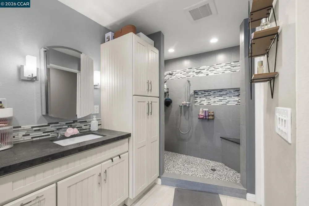 1002 Pinehurst Ct Concord, CA 94521