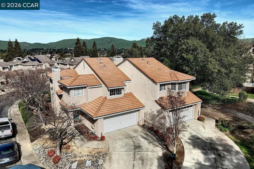 1002 Pinehurst Ct Concord, CA 94521
