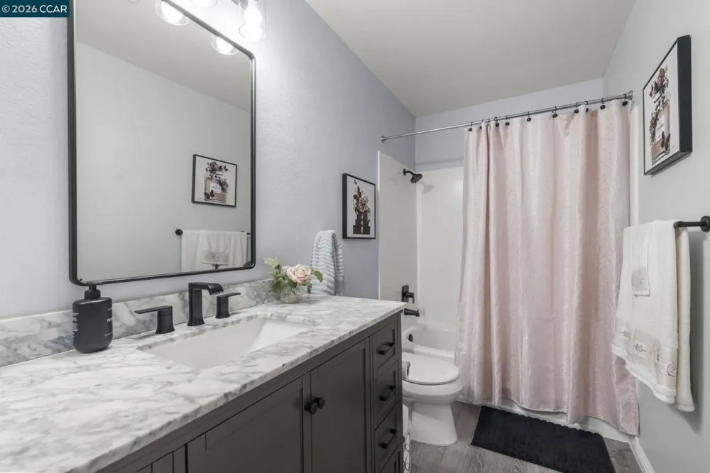 1002 Pinehurst Ct Concord, CA 94521
