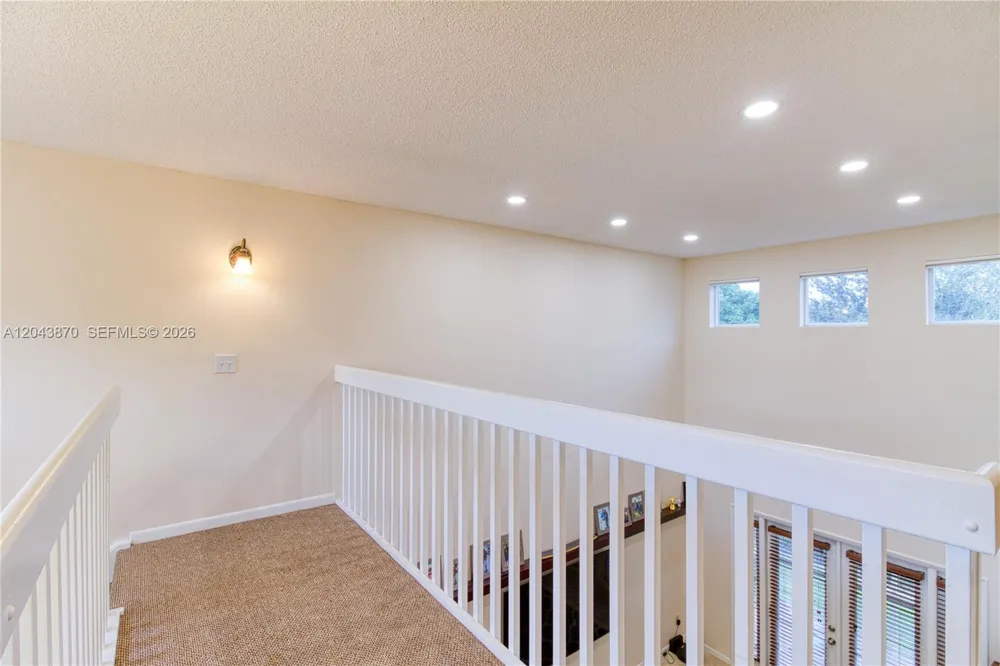 11415 Lakeview Dr #2-D Coral Springs, FL 33071