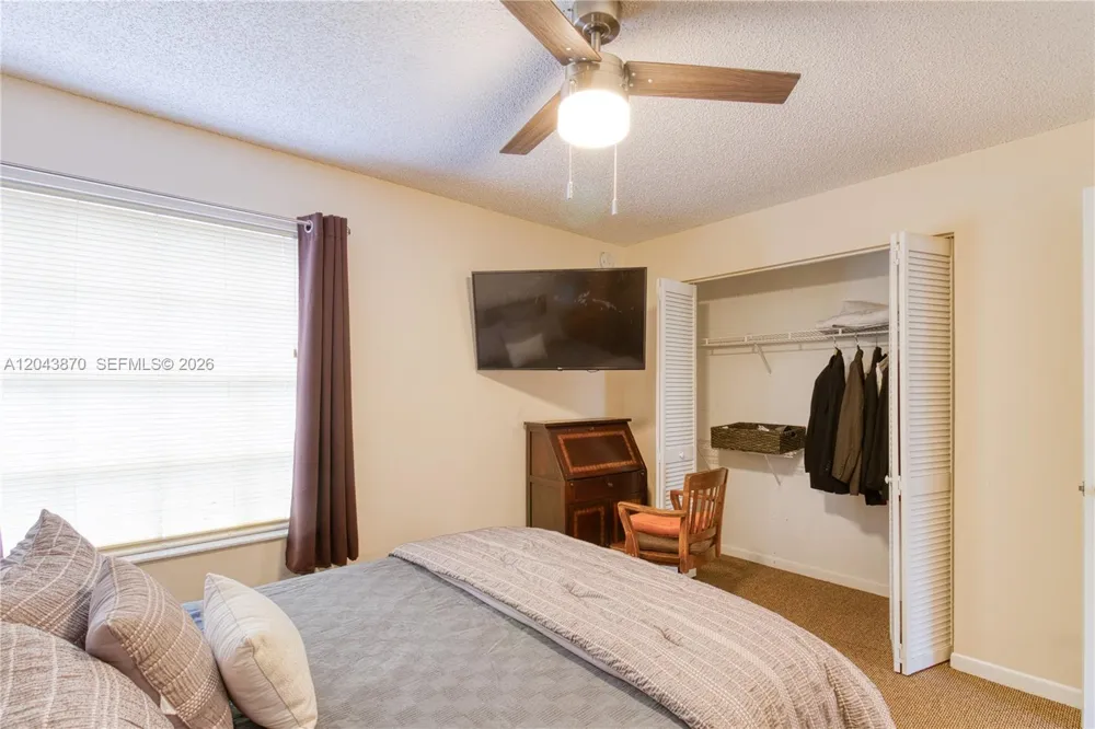 11415 Lakeview Dr #2-D Coral Springs, FL 33071