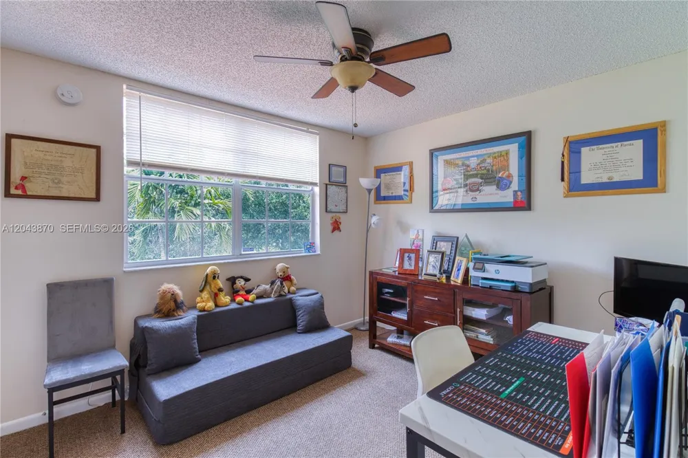 11415 Lakeview Dr #2-D Coral Springs, FL 33071