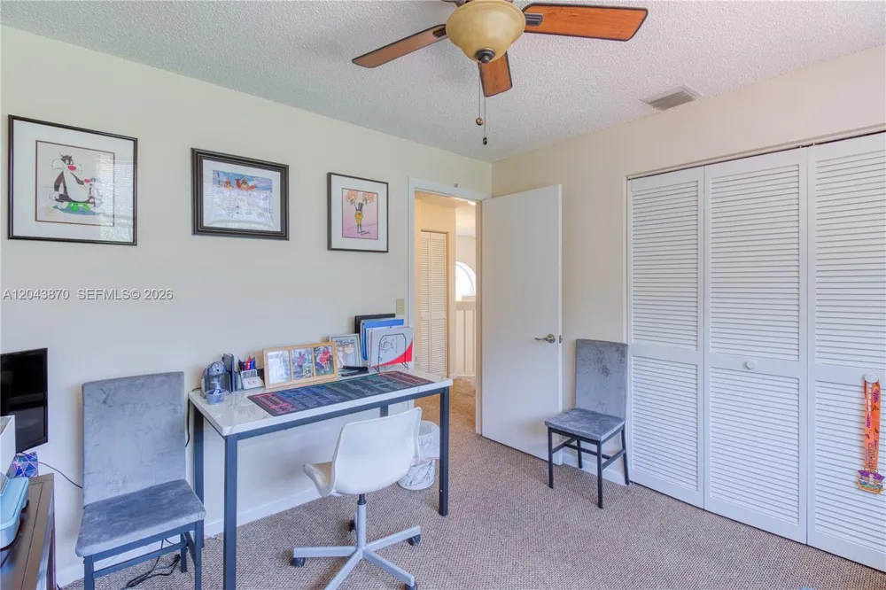 11415 Lakeview Dr #2-D Coral Springs, FL 33071