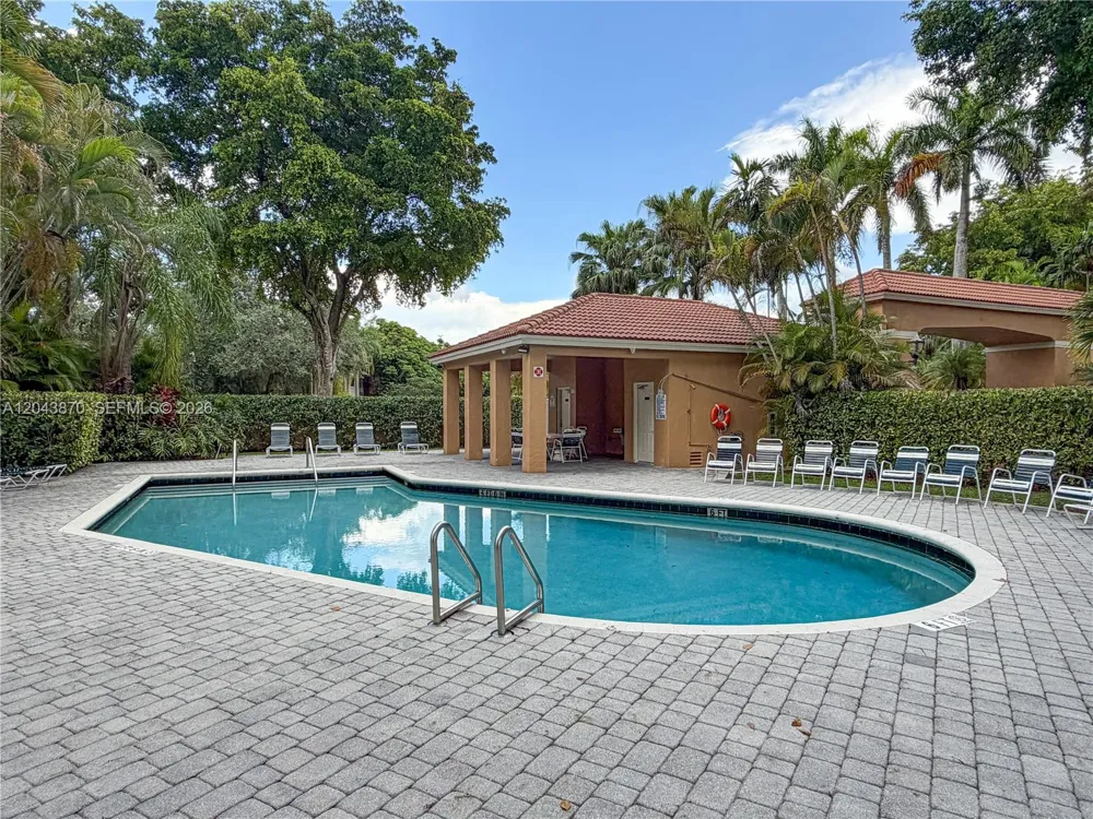 11415 Lakeview Dr #2-D Coral Springs, FL 33071