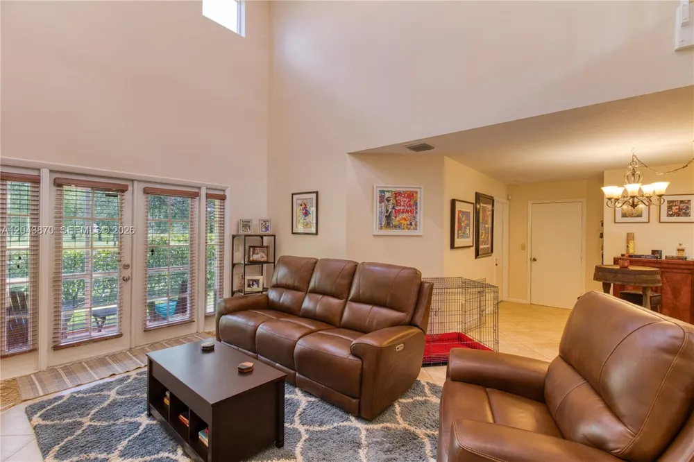 11415 Lakeview Dr #2-D Coral Springs, FL 33071