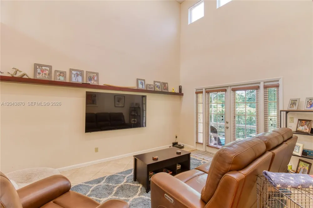 11415 Lakeview Dr #2-D Coral Springs, FL 33071