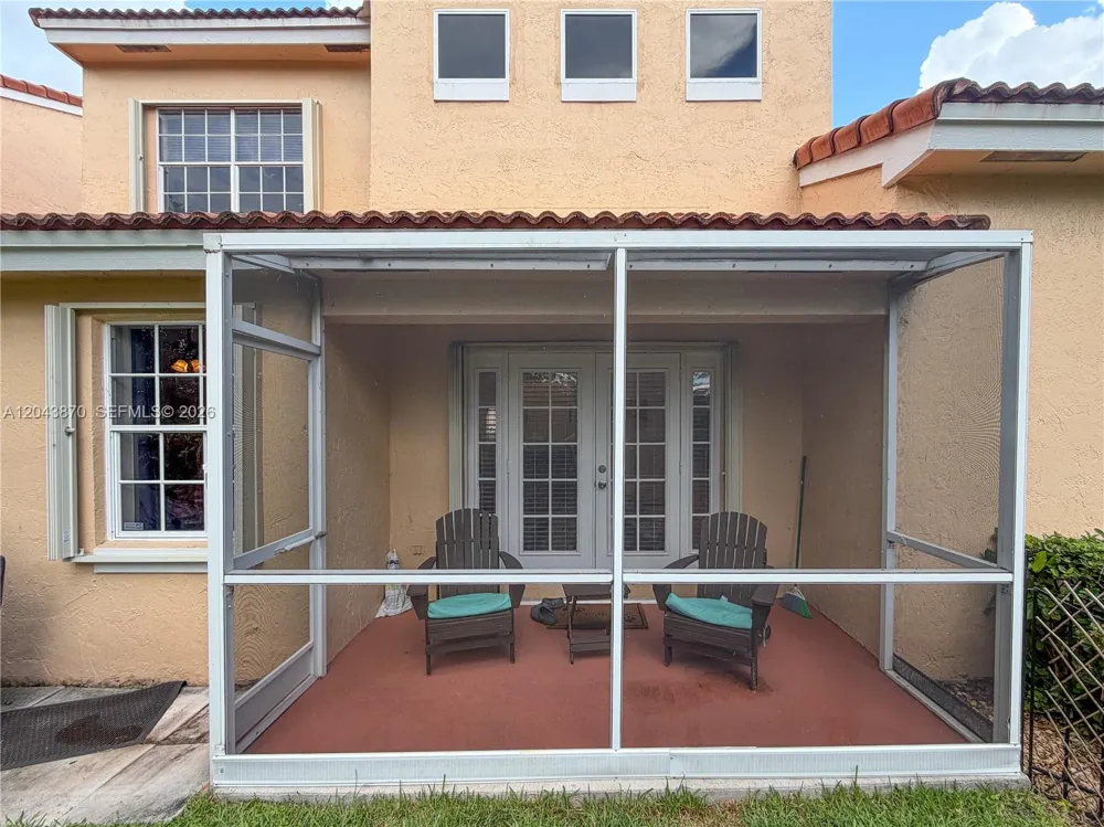 11415 Lakeview Dr #2-D Coral Springs, FL 33071