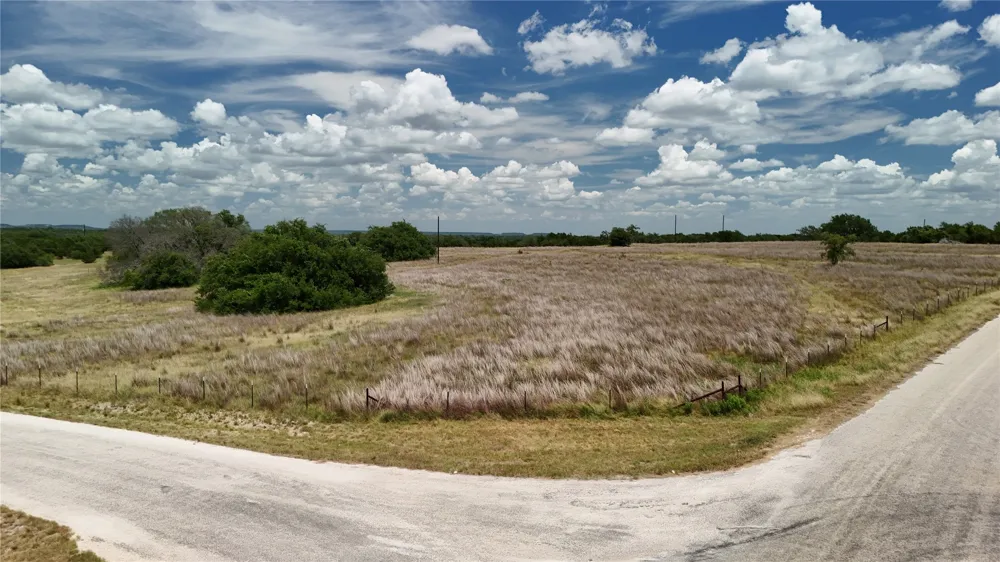 266 Miller Creek Bluff Briggs, TX 78608