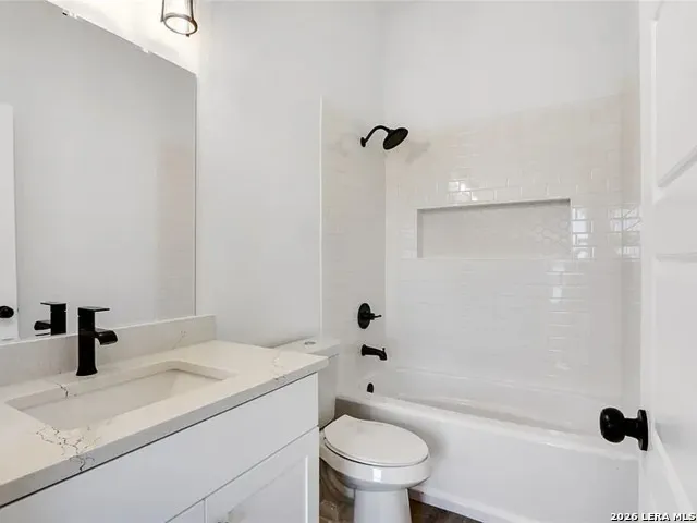 129 W Eli Chandler Blanco, TX 78606