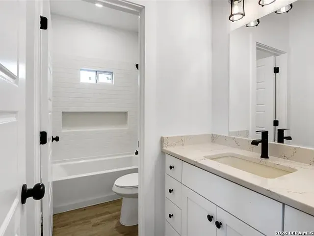 129 W Eli Chandler Blanco, TX 78606