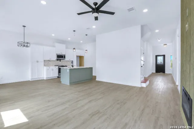 129 W Eli Chandler Blanco, TX 78606