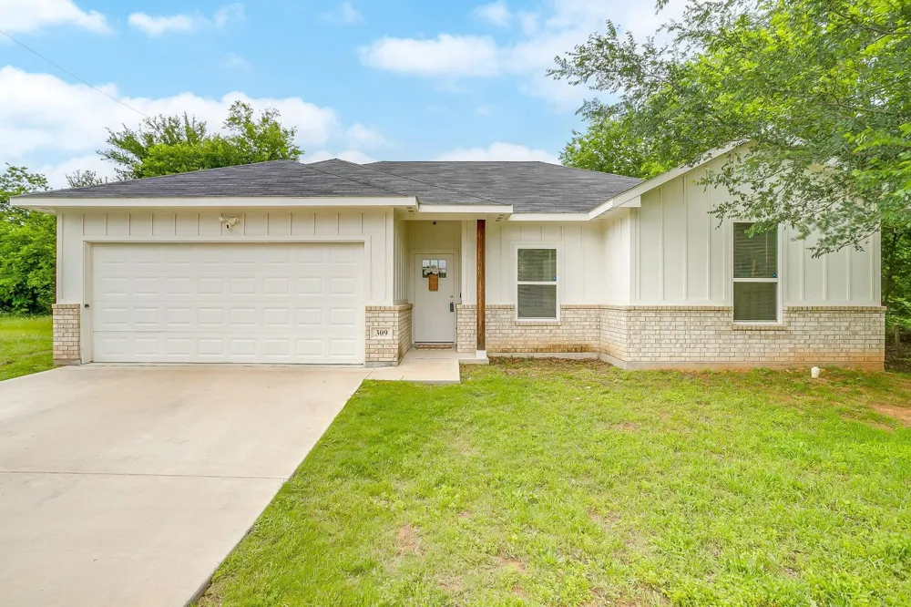 309 Francis Street Hillsboro, TX 76645