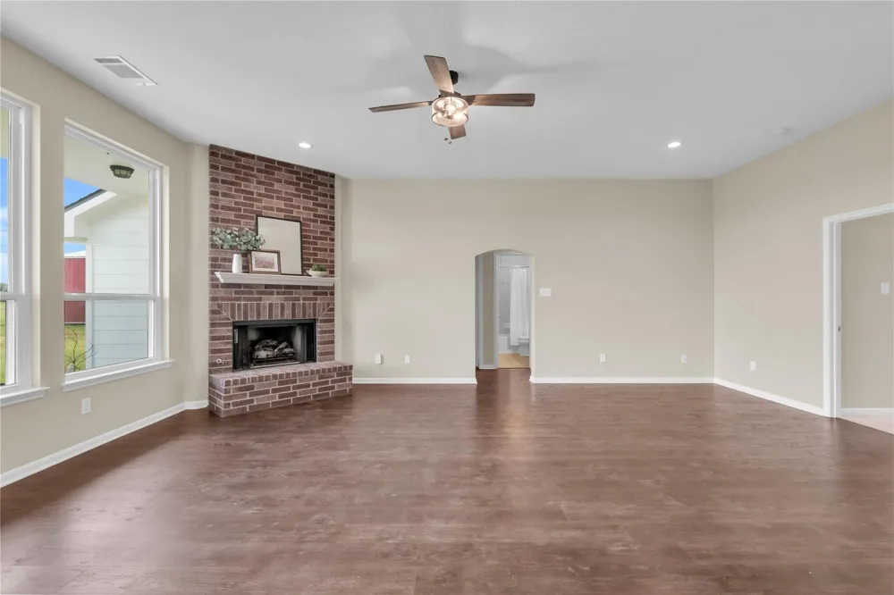 11004 Mlcak Road Sealy, TX 77474