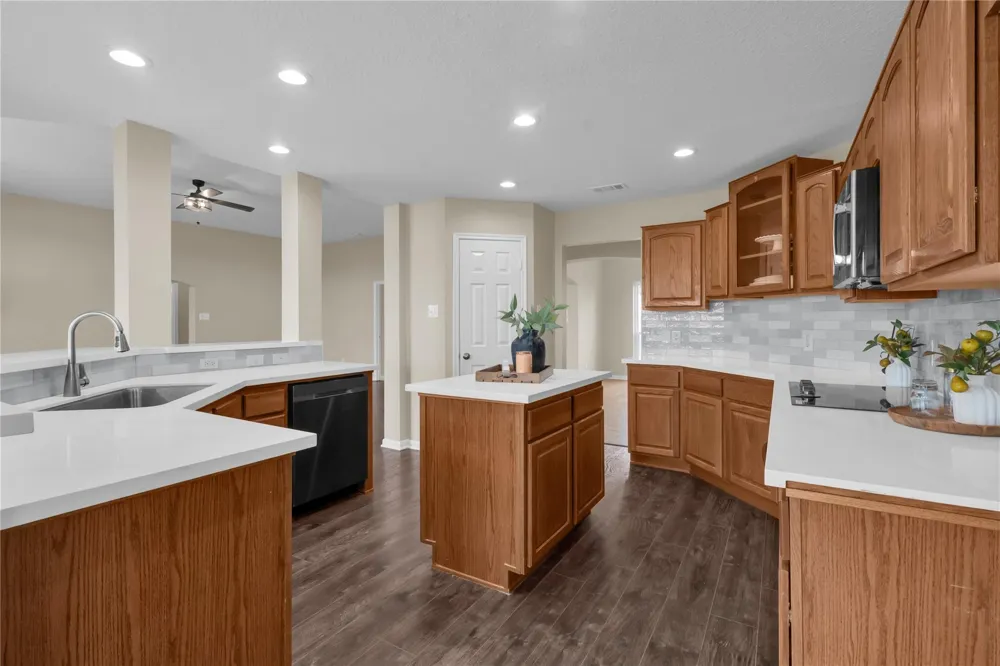 11004 Mlcak Road Sealy, TX 77474