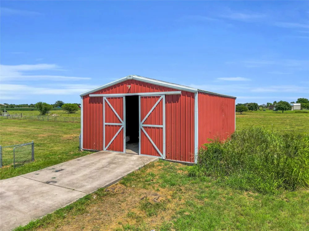 11004 Mlcak Road Sealy, TX 77474