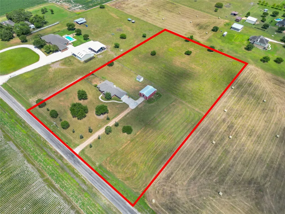 11004 Mlcak Road Sealy, TX 77474