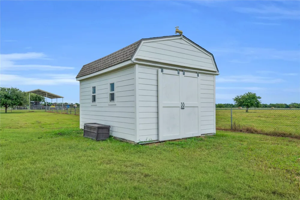 11004 Mlcak Road Sealy, TX 77474