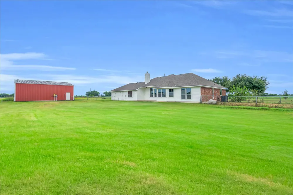 11004 Mlcak Road Sealy, TX 77474