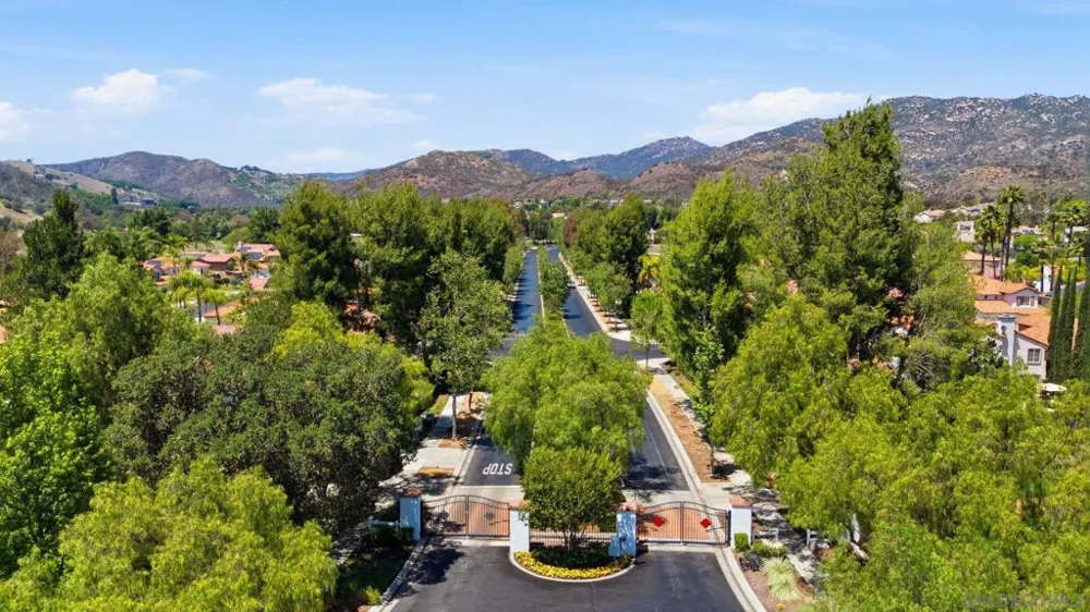 3152 Ferncreek Lane Escondido, CA 92027
