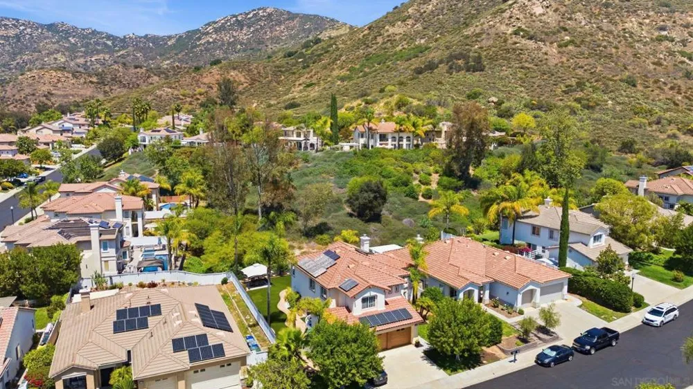 3152 Ferncreek Lane Escondido, CA 92027