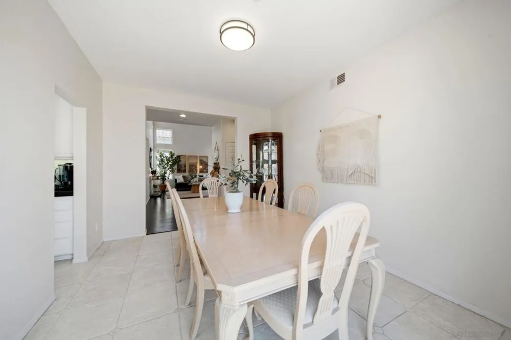 3152 Ferncreek Lane Escondido, CA 92027