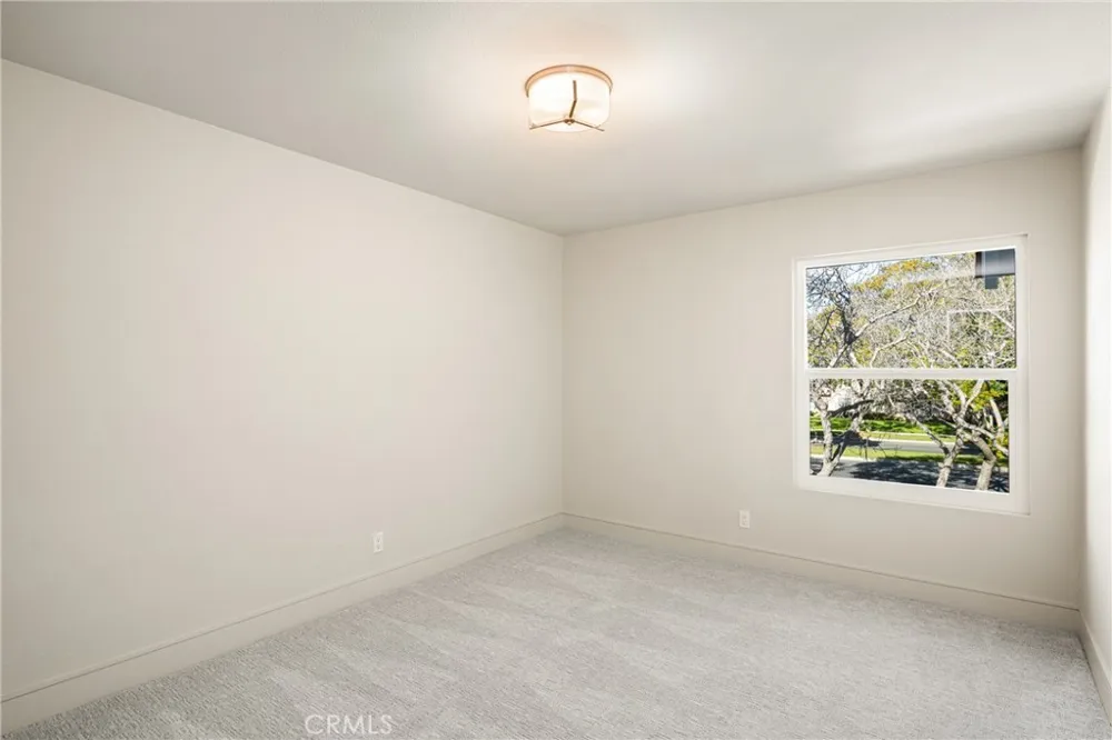 11 Thunder Trail #6 Irvine, CA 92614
