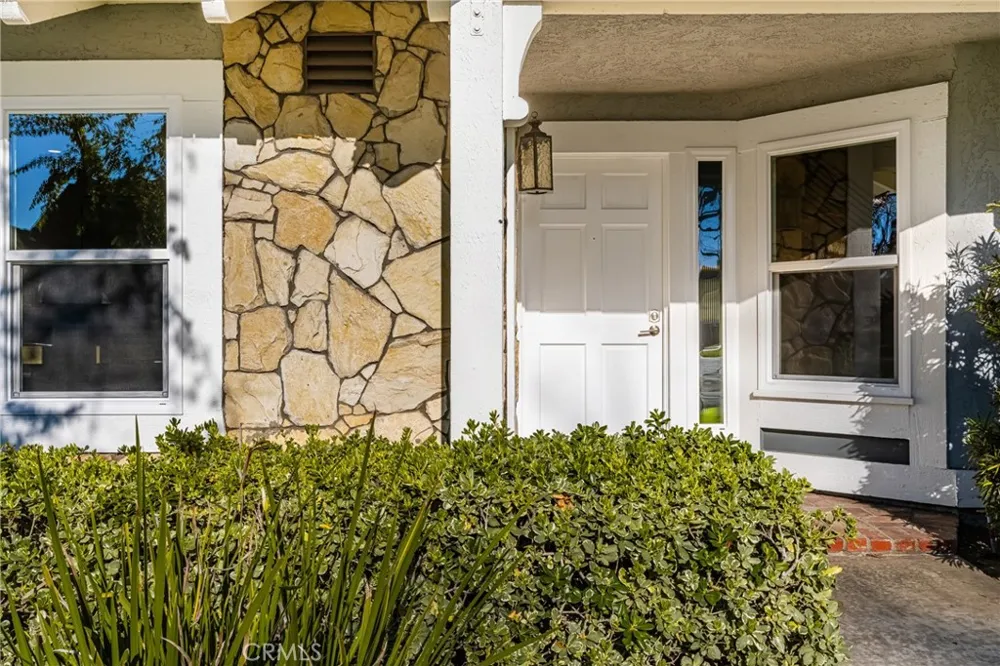 11 Thunder Trail #6 Irvine, CA 92614