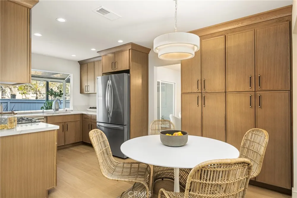 11 Thunder Trail #6 Irvine, CA 92614