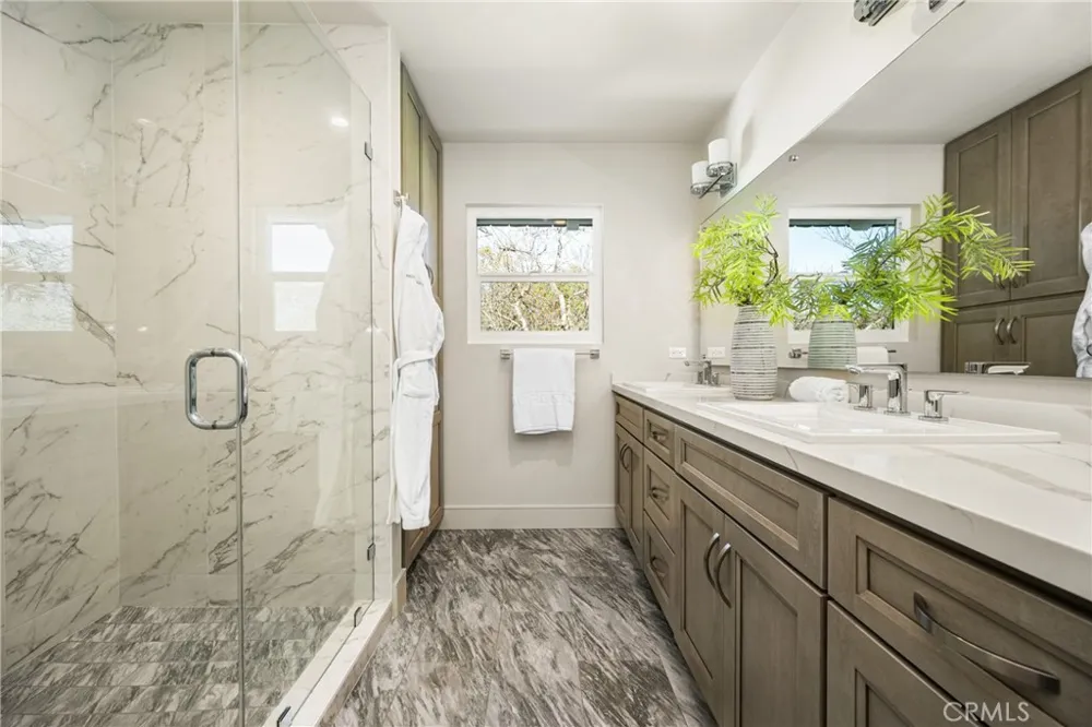 11 Thunder Trail #6 Irvine, CA 92614