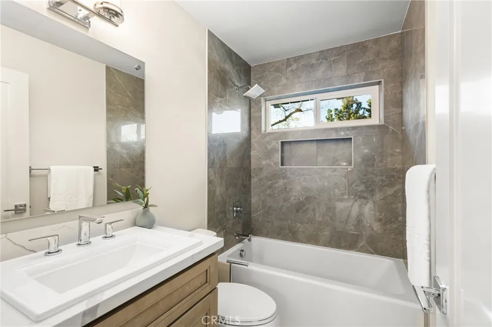 11 Thunder Trail #6 Irvine, CA 92614