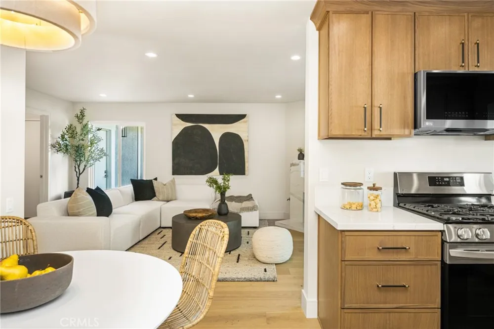 11 Thunder Trail #6 Irvine, CA 92614