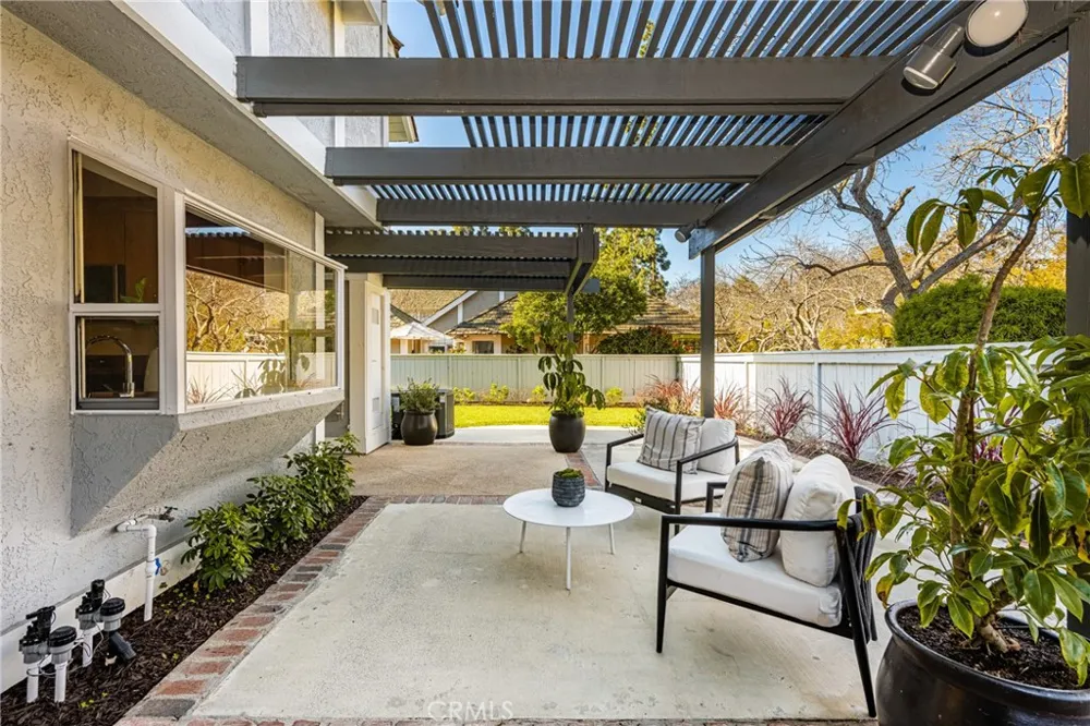 11 Thunder Trail #6 Irvine, CA 92614