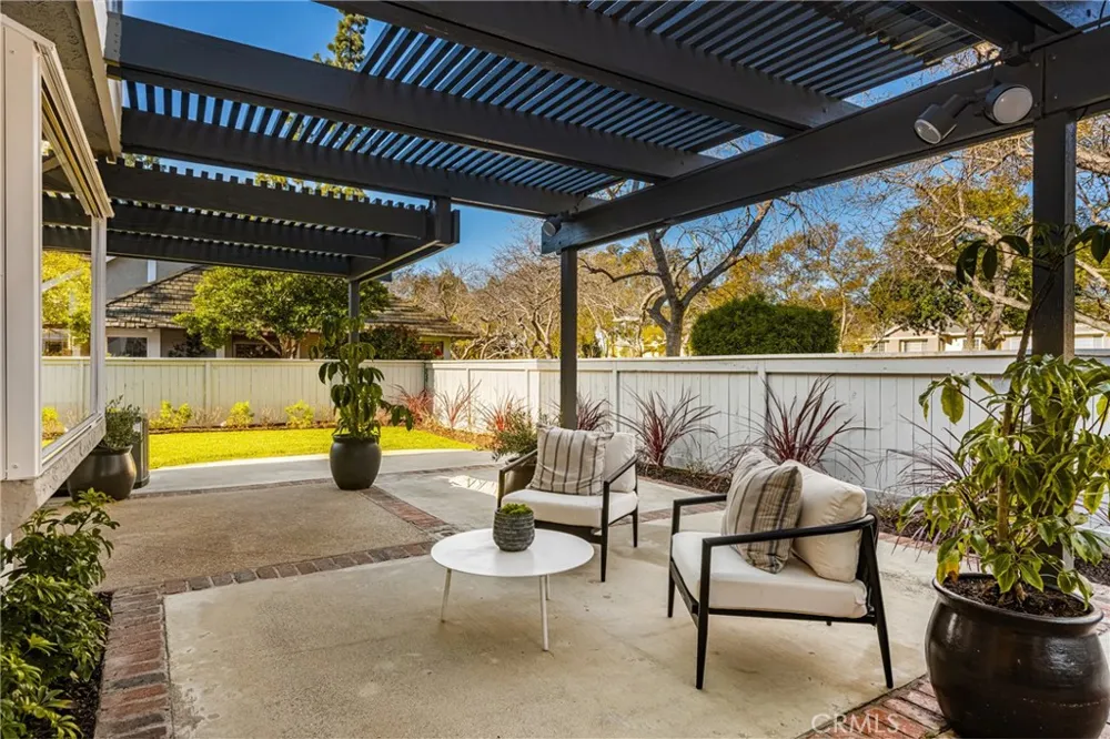 11 Thunder Trail #6 Irvine, CA 92614