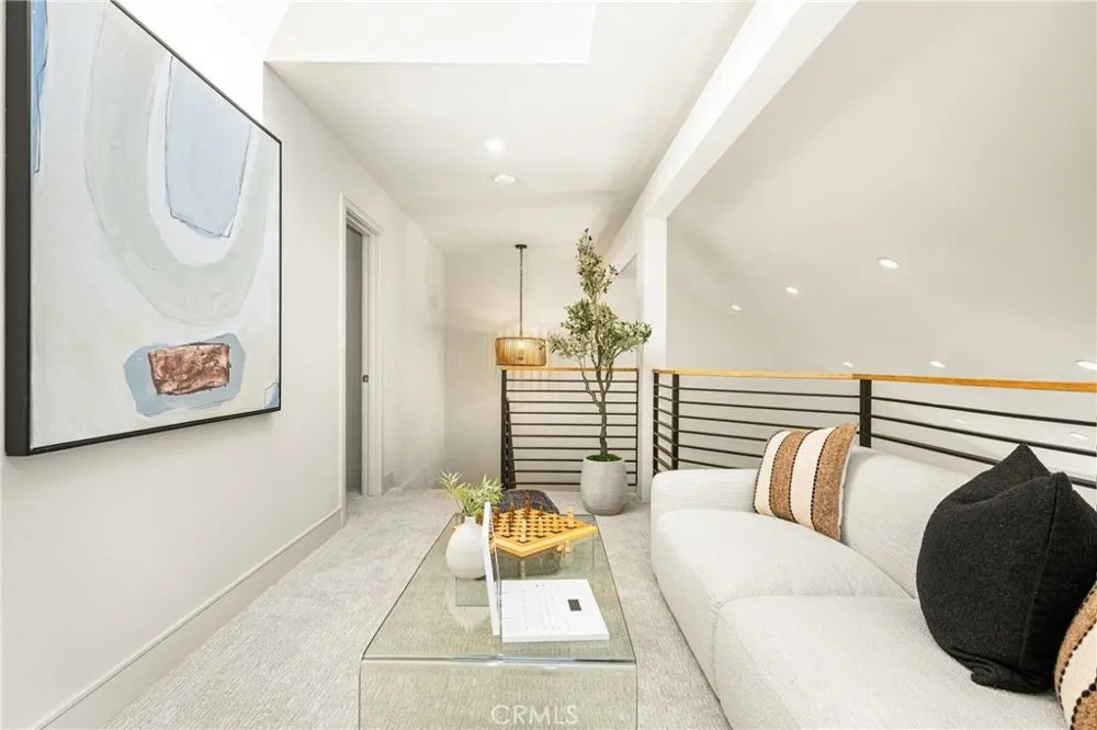 11 Thunder Trail #6 Irvine, CA 92614