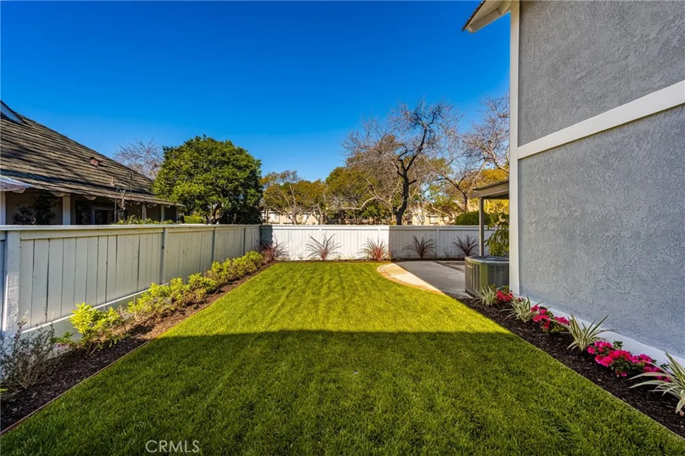 11 Thunder Trail #6 Irvine, CA 92614