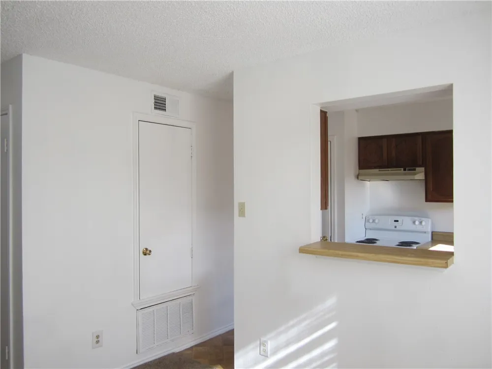 6702 Everhart #F103 Corpus Christi, TX 78413