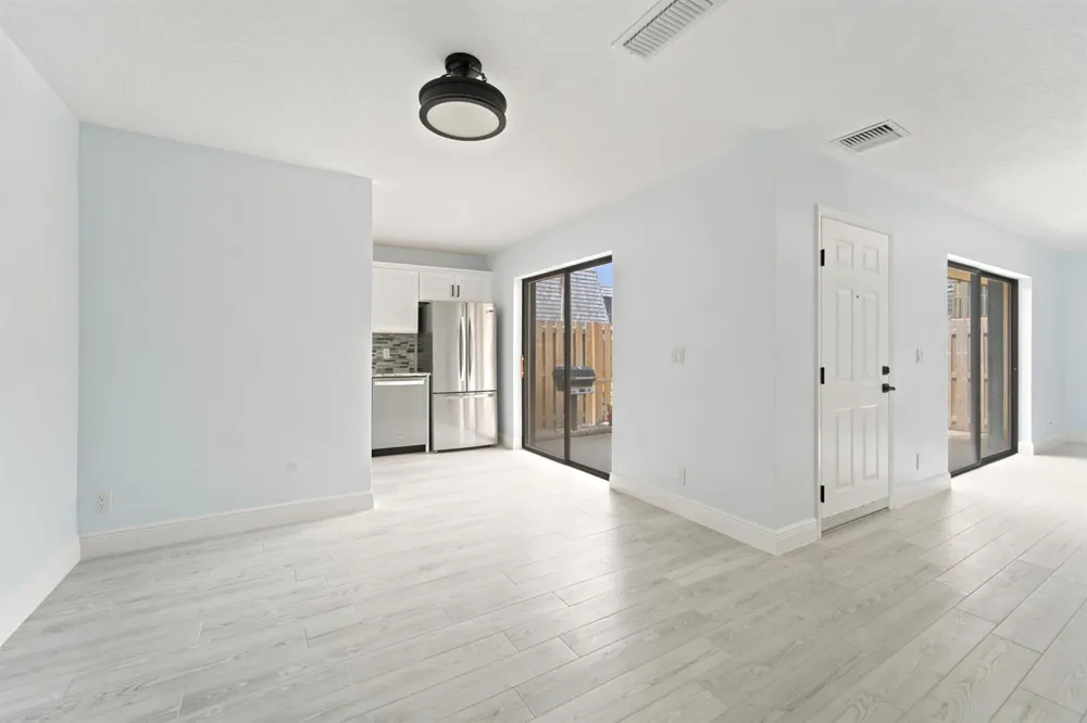 85 Lake Arbor Drive Palm Springs, FL 33461